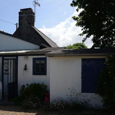 Petite Maison Bretonne Pour 4 Personnes Plounerin ภายนอก รูปภาพ